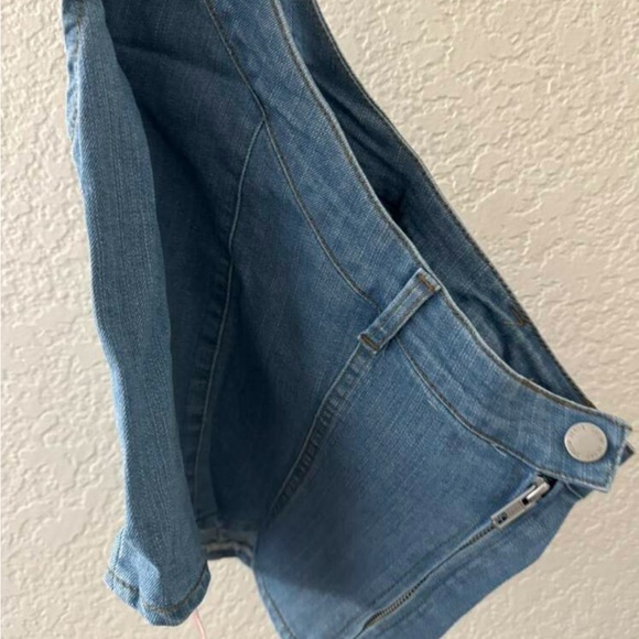 Light Wash One Shoulder Denim Top - Picture 6 of 7